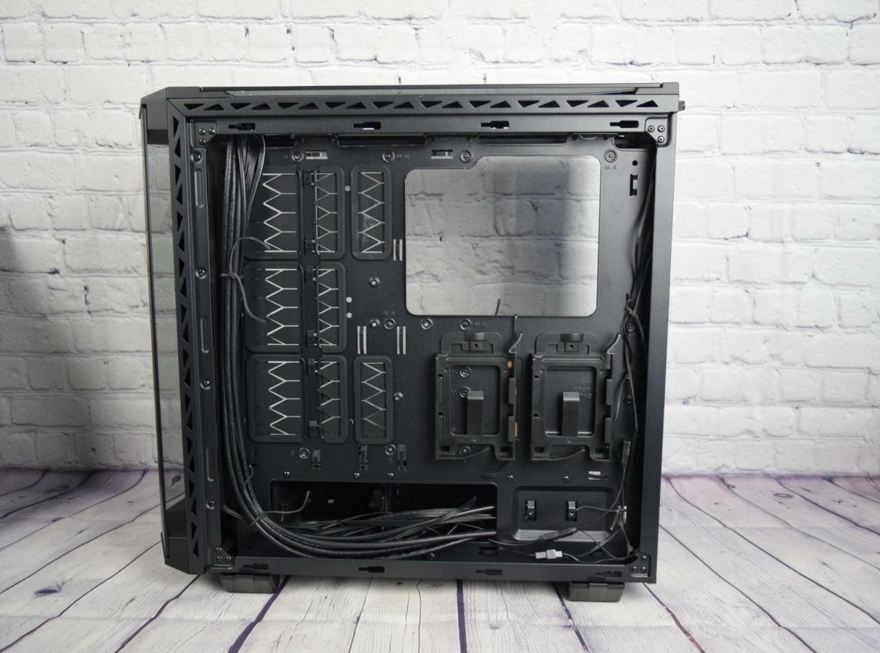 Cable Routing in PC Case
